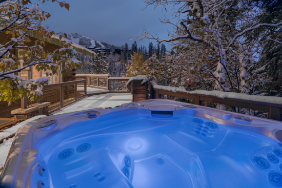Hot tub at Blue Spruce Cabin in Steamboat Springs